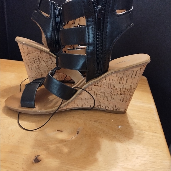 Super hot women's wedgie high heels from Express size 6 new with tags... - Picture 6 of 8